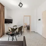 Apartamento 1br With Mountain Views By Pikhost Golem (Tirana)