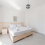 1br With Mountain Views By Pikhost Appartement Golem (Tirana)