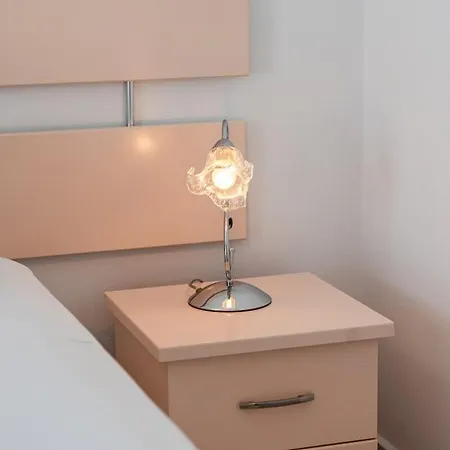 1br With Mountain Views Apartment